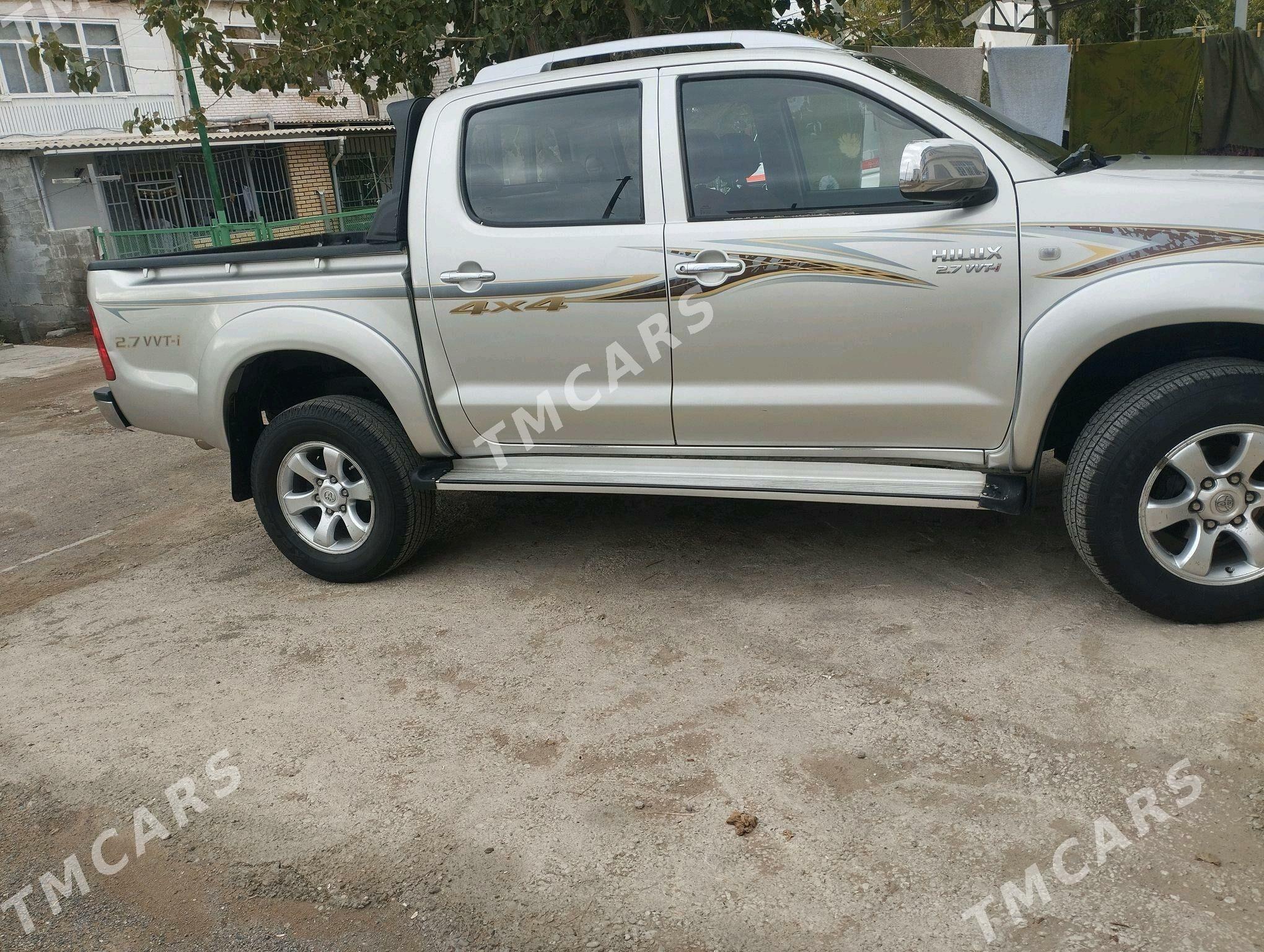 Toyota Hilux 2010 - 270 000 TMT - Türkmenbaşy - img 3