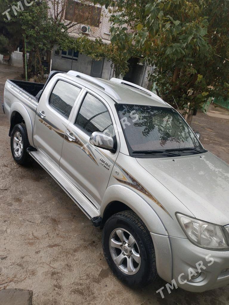 Toyota Hilux 2010 - 270 000 TMT - Türkmenbaşy - img 5