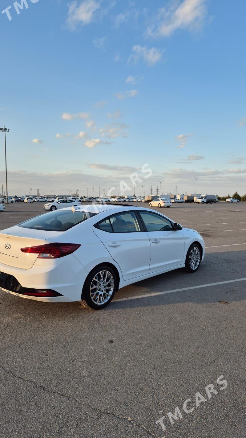 Hyundai Elantra 2019 - 227 000 TMT - Гуртли - img 5