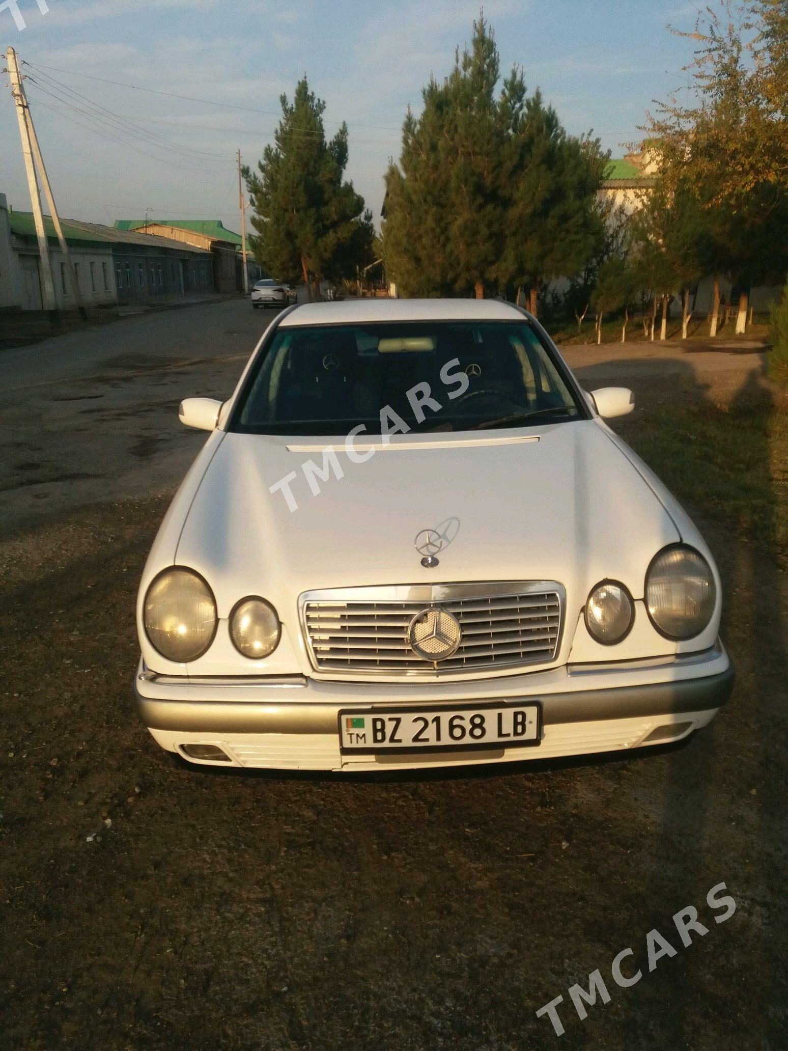 Mercedes-Benz E320 1999 - 95 000 TMT - Туркменабат - img 2