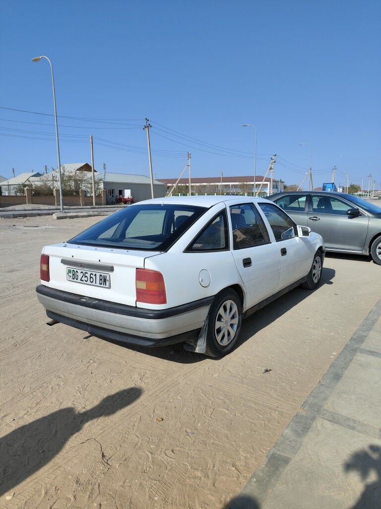 Opel Vectra 1991 - 35 000 TMT - Gumdag - img 4