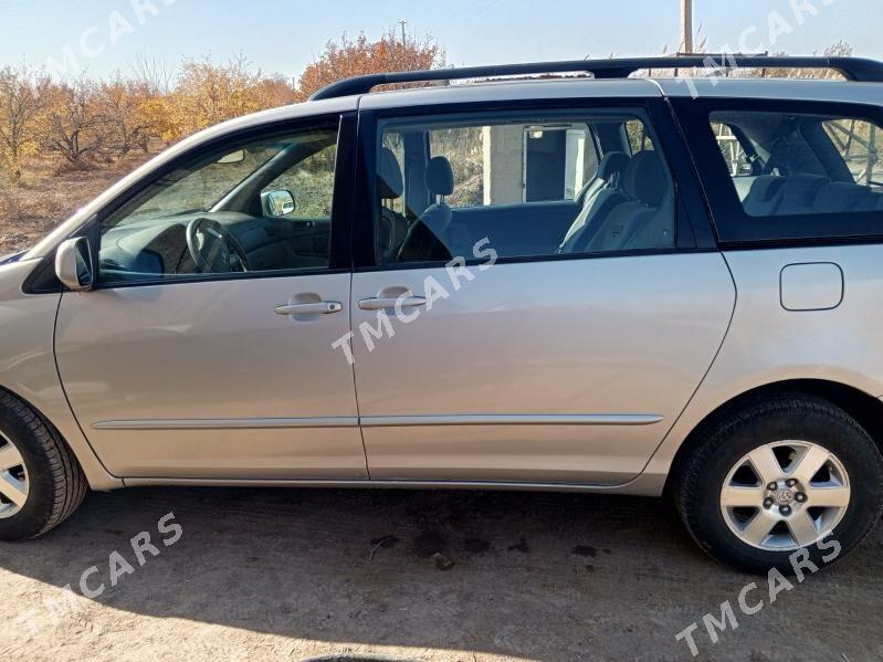 Toyota Sienna 2005 - 200 000 TMT - Daşoguz - img 4