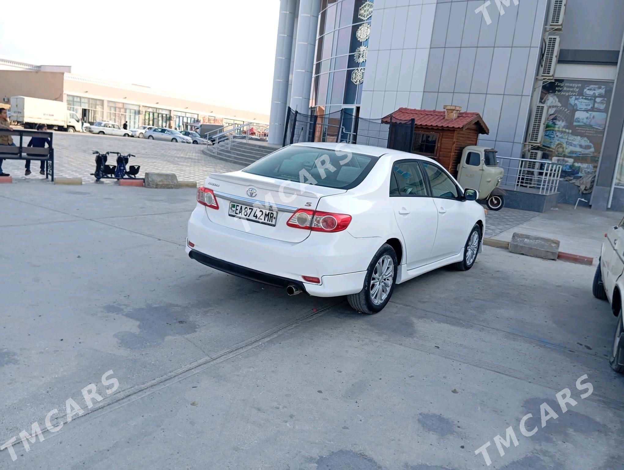 Toyota Corolla 2011 - 130 000 TMT - Байрамали - img 2