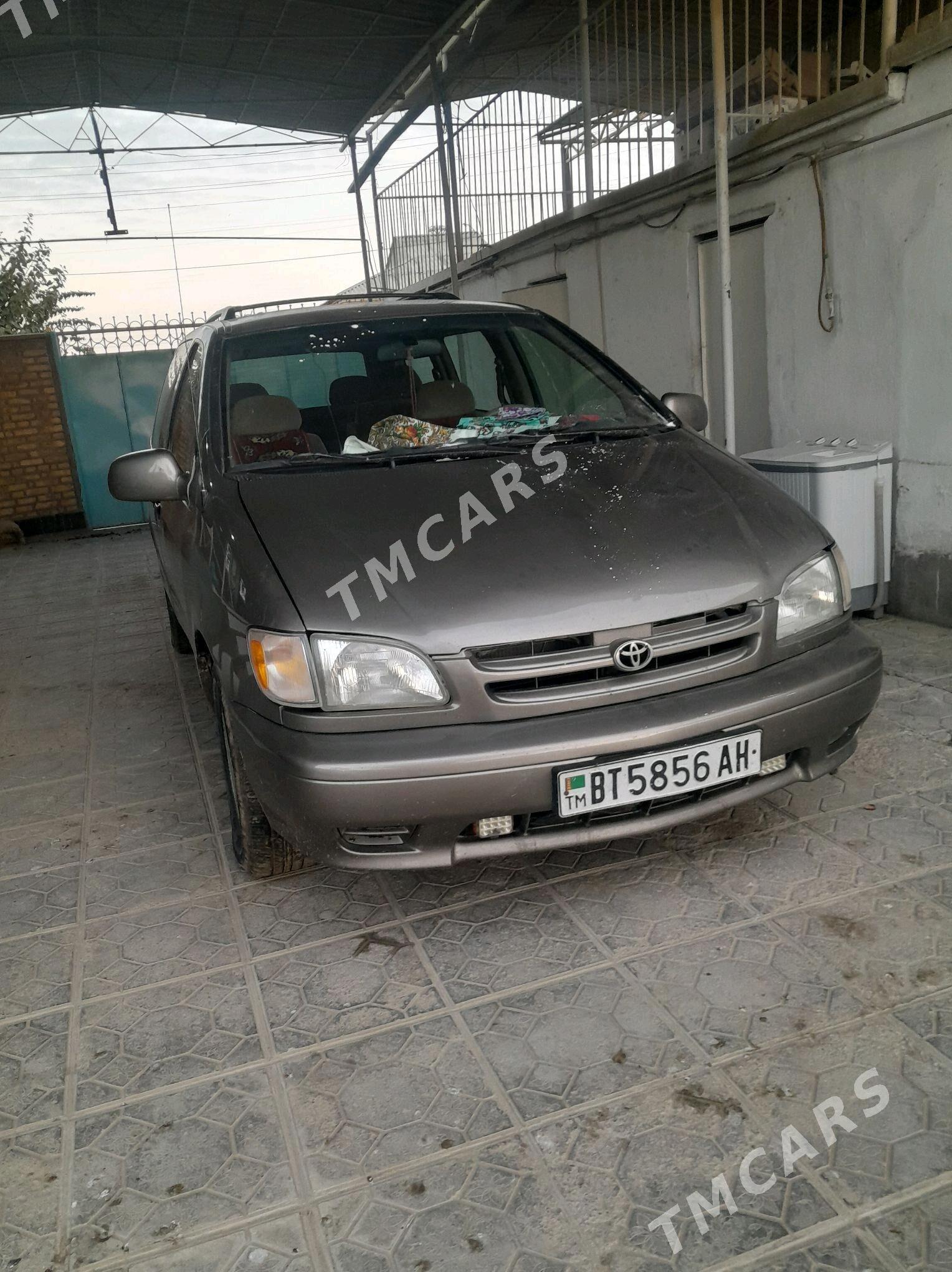 Toyota Sienna 1999 - 115 000 TMT - Теджен - img 2