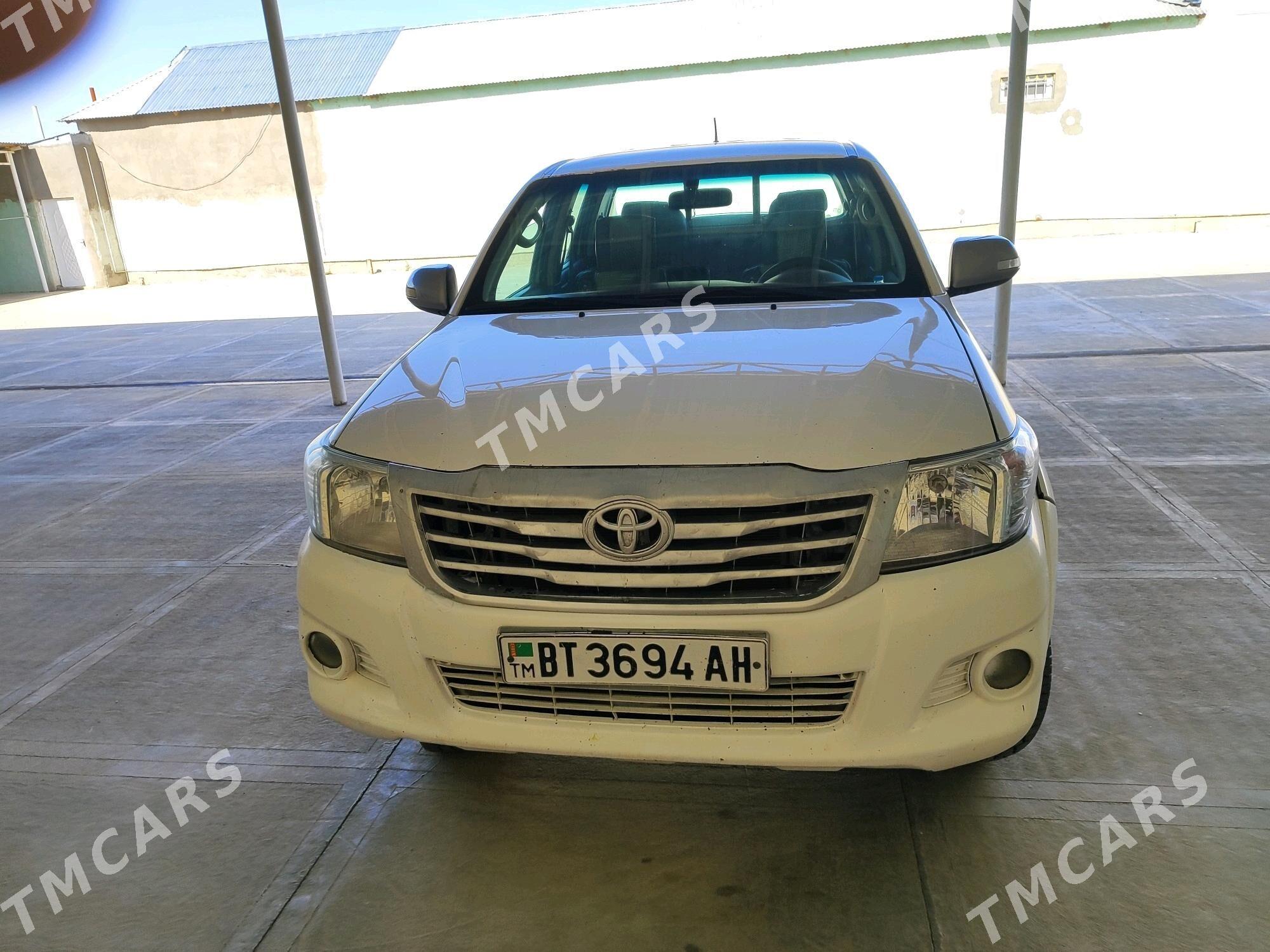 Toyota Hilux 2013 - 280 000 TMT - Sarahs - img 3