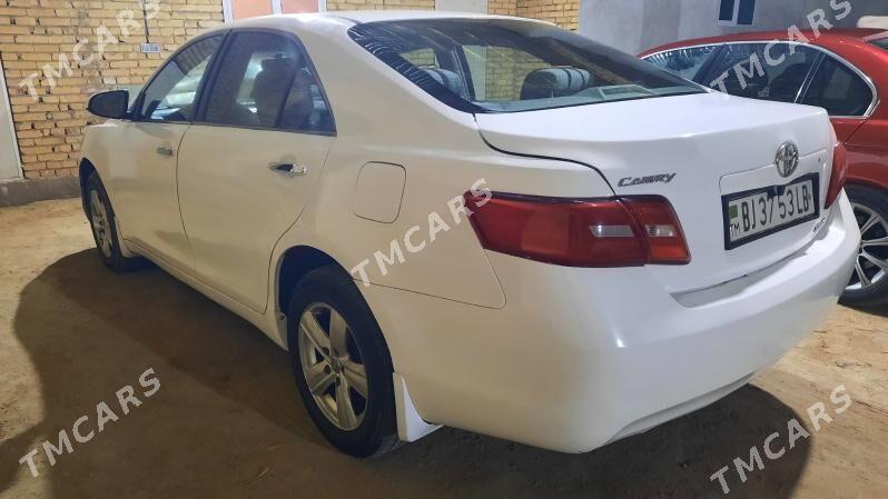 Toyota Camry 2010 - 110 000 TMT - Дянев - img 5