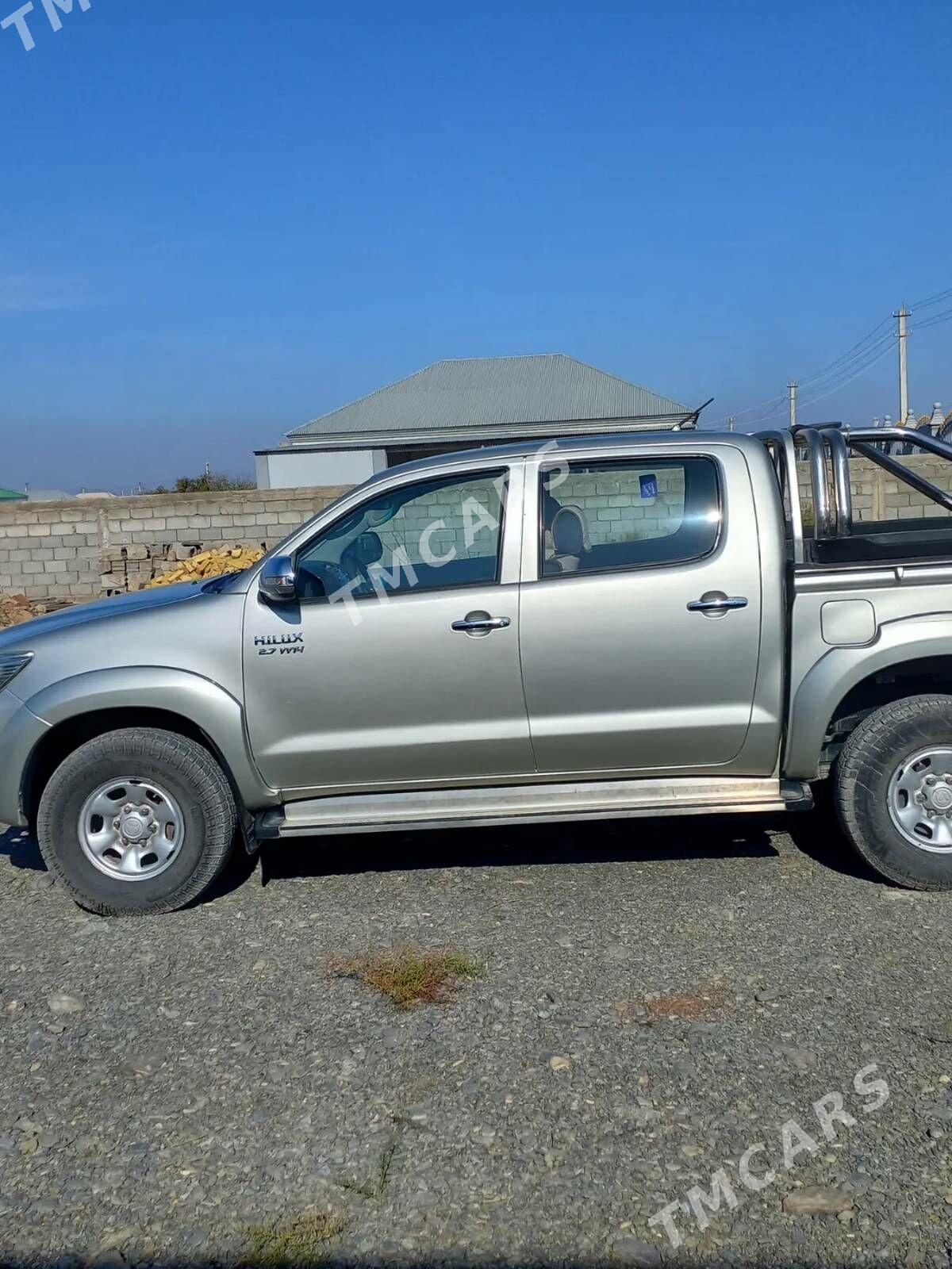 Toyota Hilux 2014 - 370 000 TMT - Гёкдепе - img 4