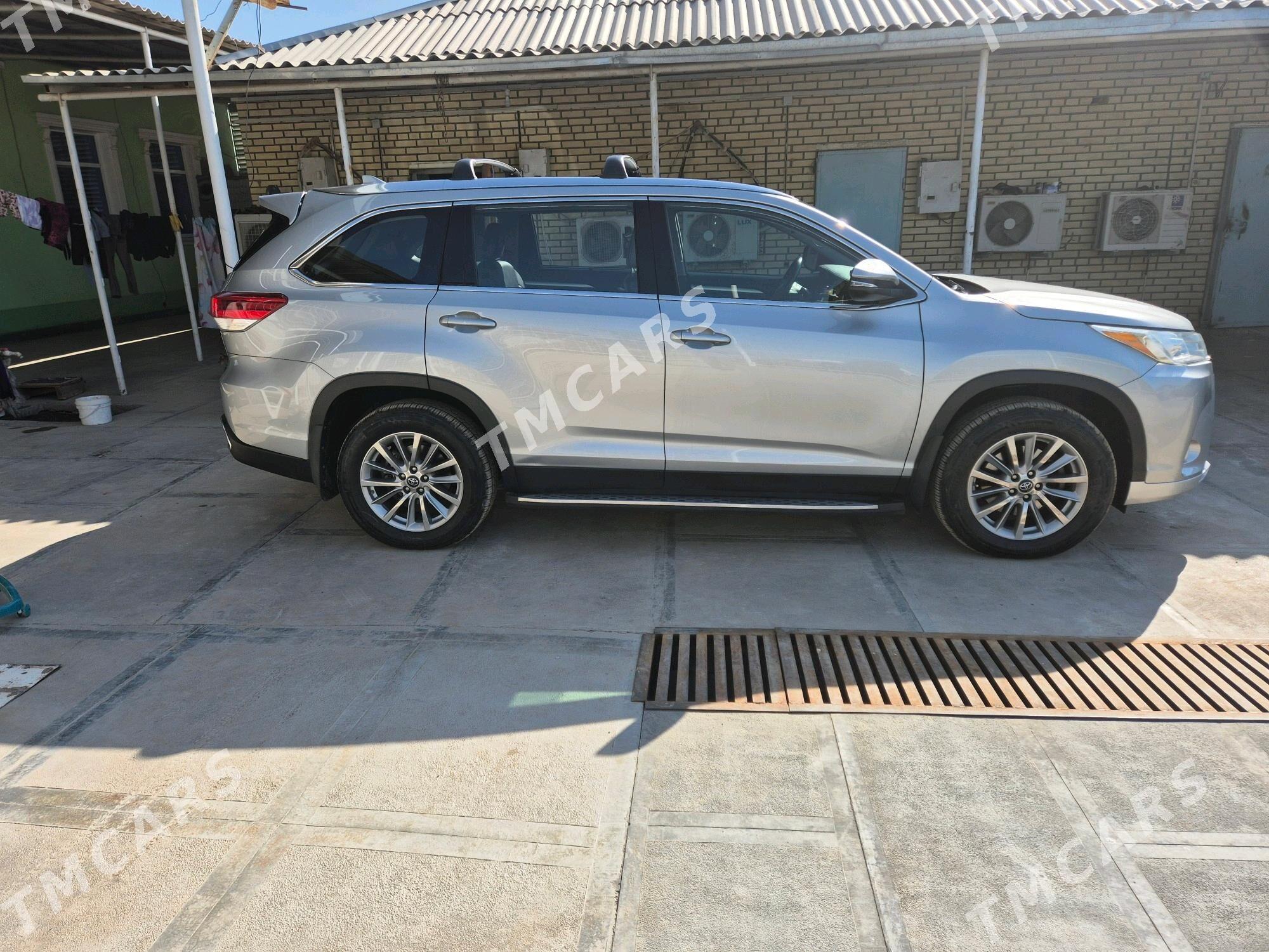 Toyota Highlander 2019 - 450 000 TMT - Мары - img 3