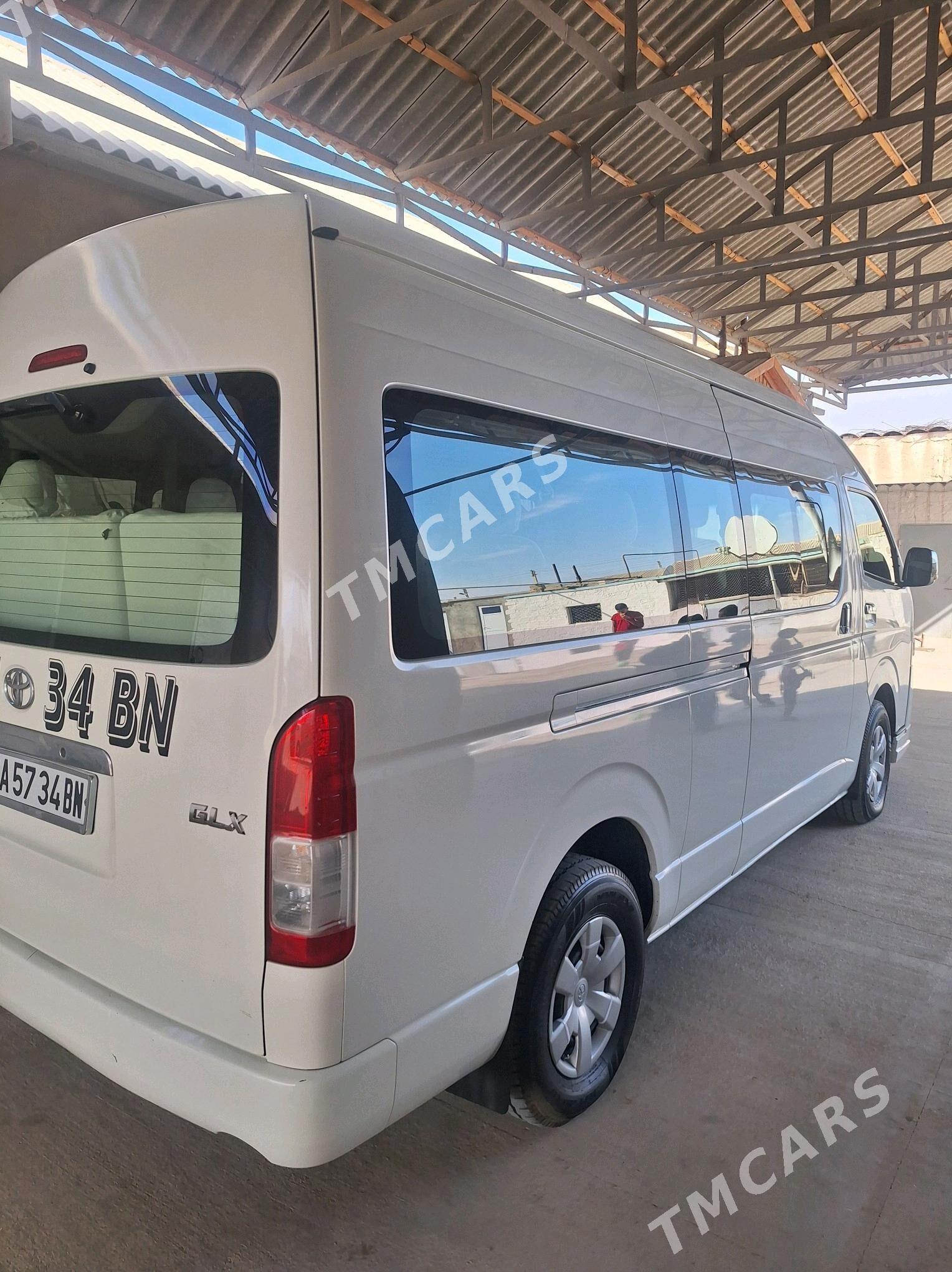 Toyota Hiace 2016 - 450 000 TMT - Балканабат - img 4