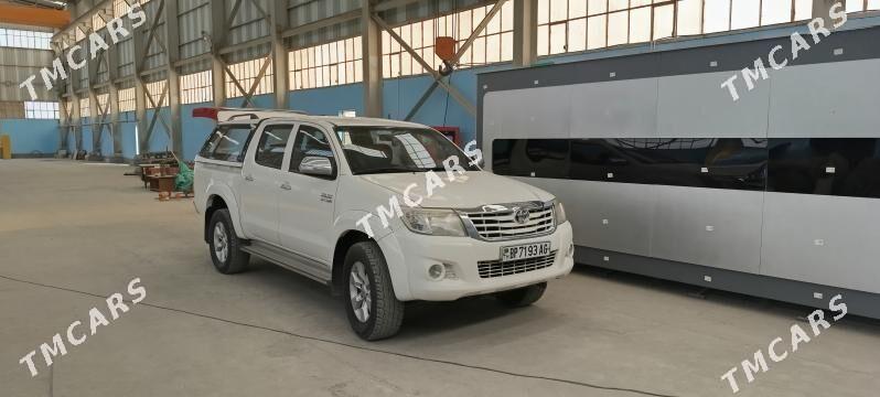 Toyota Hilux 2013 - 335 000 TMT - Aşgabat - img 8