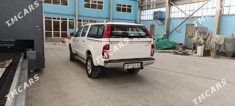 Toyota Hilux 2013 - 335 000 TMT - Aşgabat - img 6