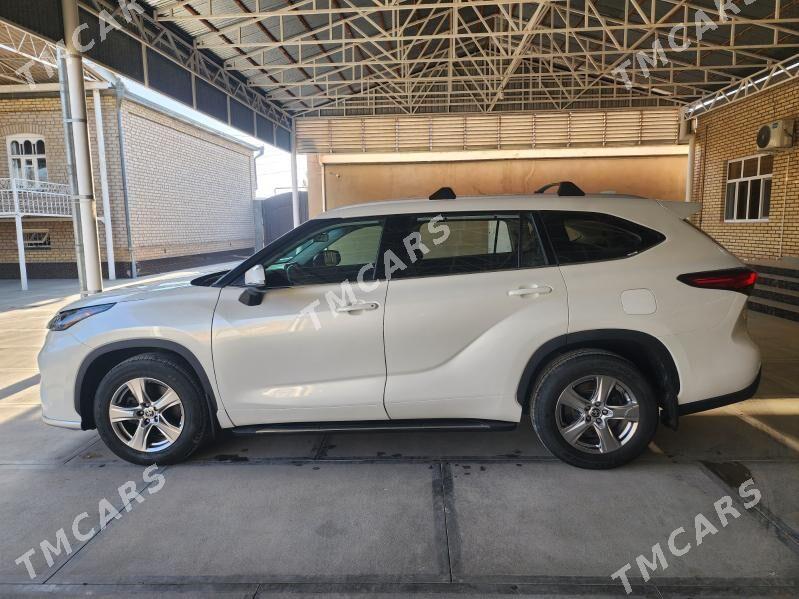 Toyota Highlander 2021 - 580 000 TMT - Мары - img 5