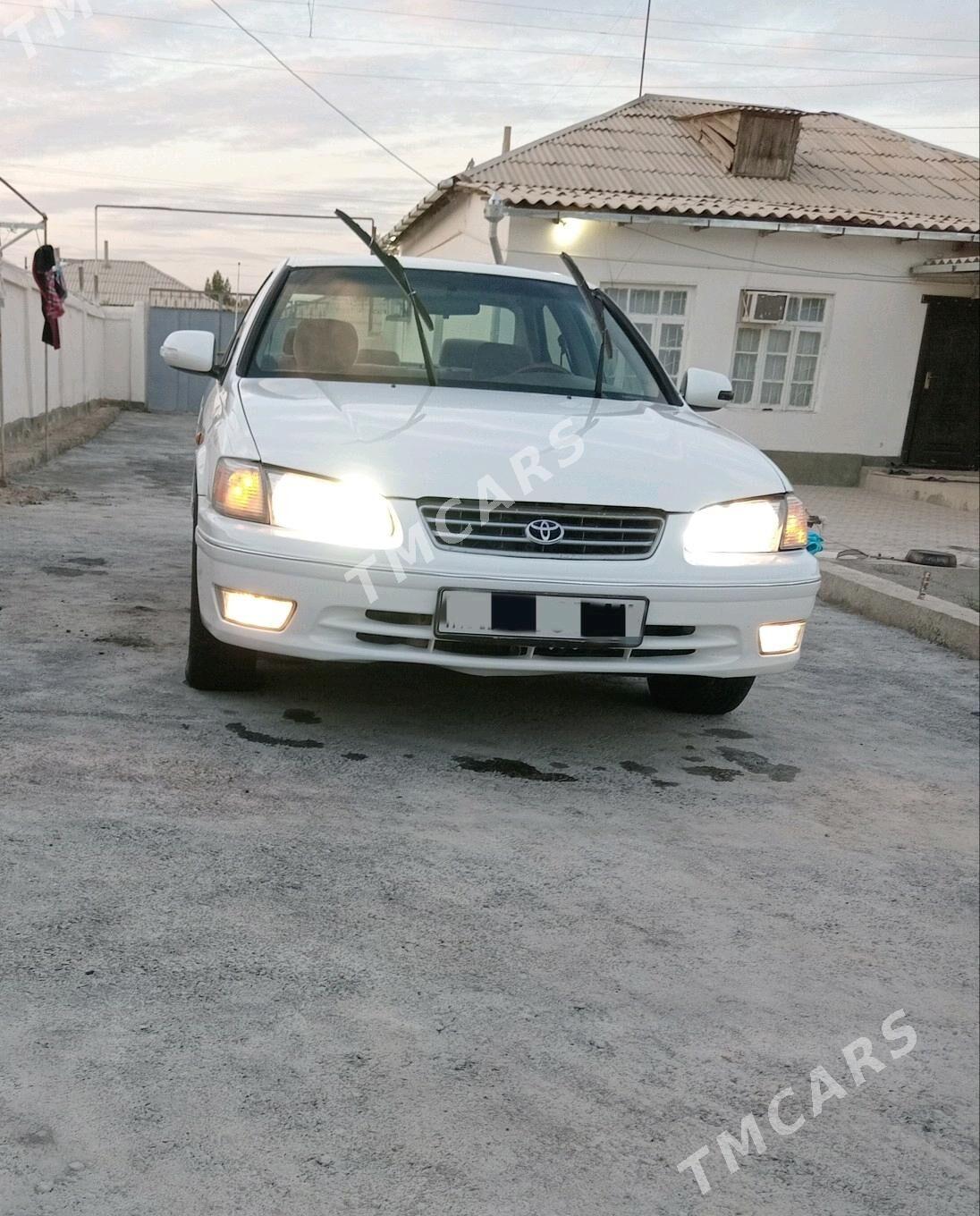 Toyota Camry 2000 - 126 000 TMT - Теджен - img 2