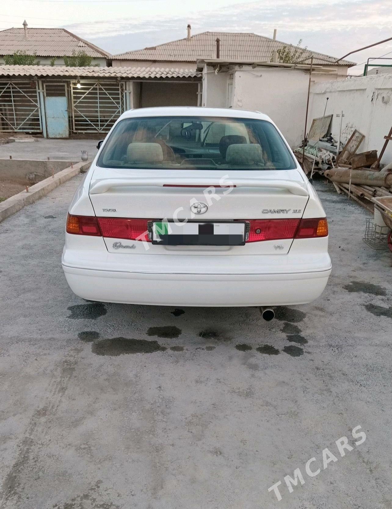 Toyota Camry 2000 - 126 000 TMT - Теджен - img 5