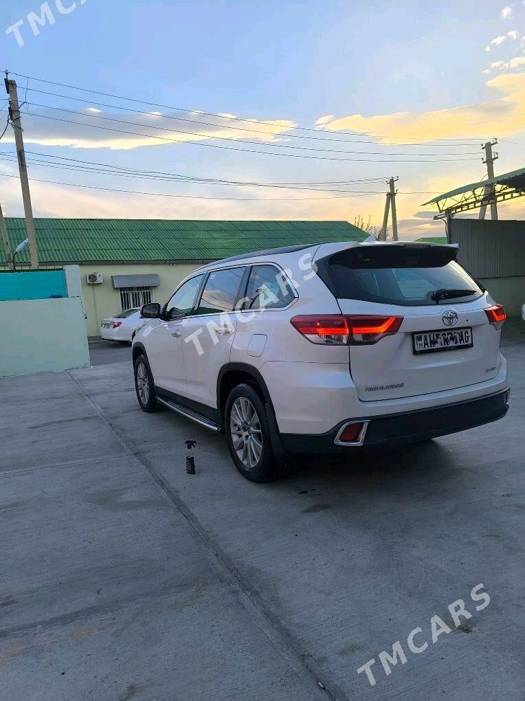 Toyota Highlander 2019 - 500 000 TMT - Aşgabat - img 2