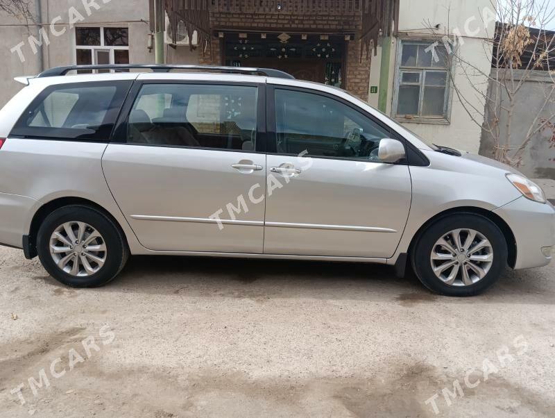 Toyota Sienna 2005 - 186 000 TMT - Гурбансолтан Едже - img 2