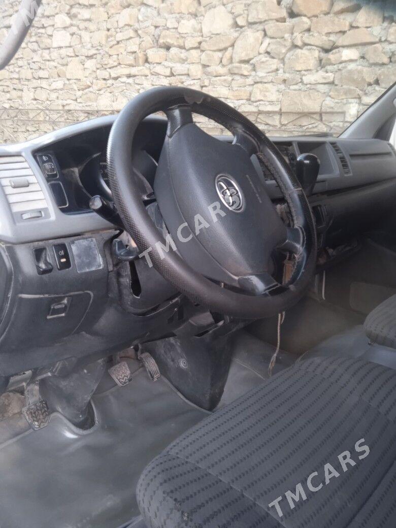 Toyota Hiace 2012 - 220 000 TMT - Magdanly - img 6