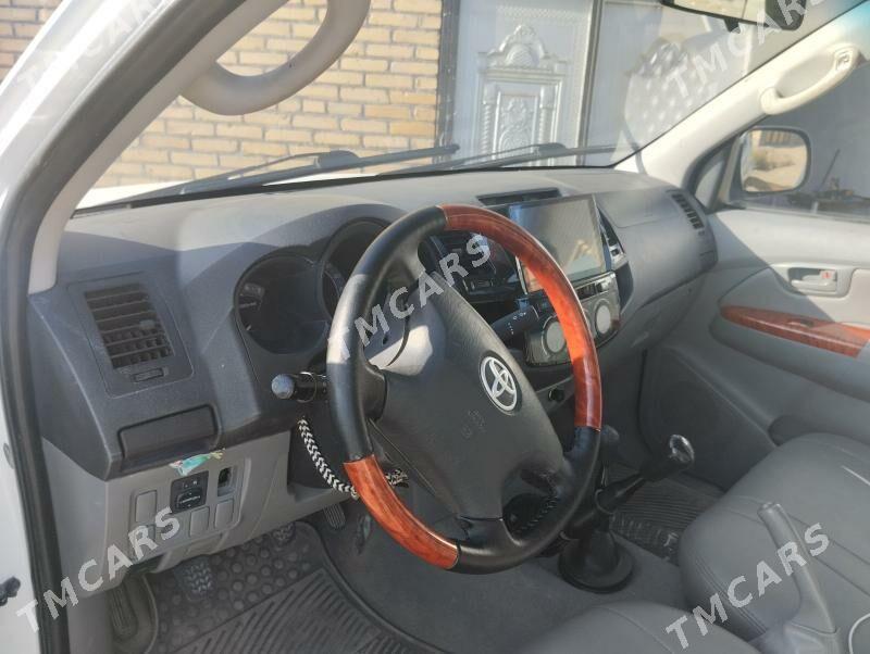 Toyota Hilux 2010 - 260 000 TMT - Сейди - img 3