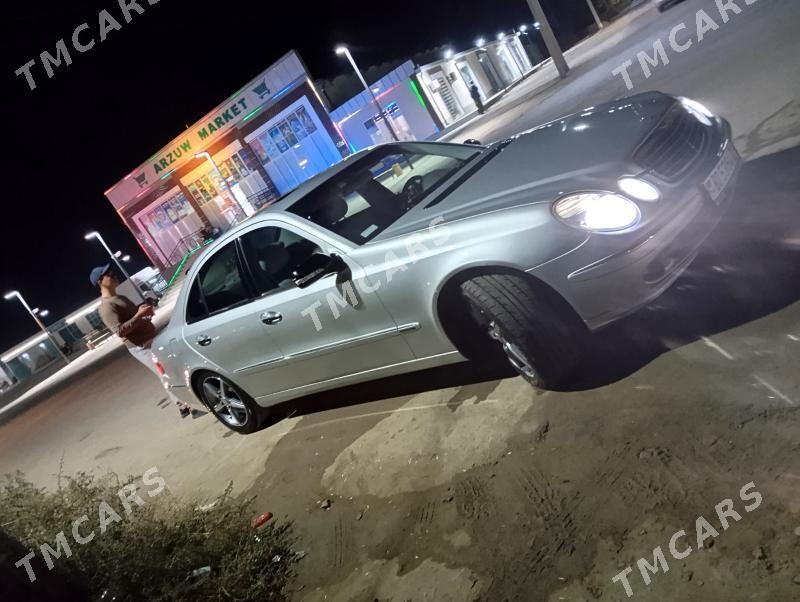 Mercedes-Benz E320 2004 - 125 000 TMT - Болдумсаз - img 2