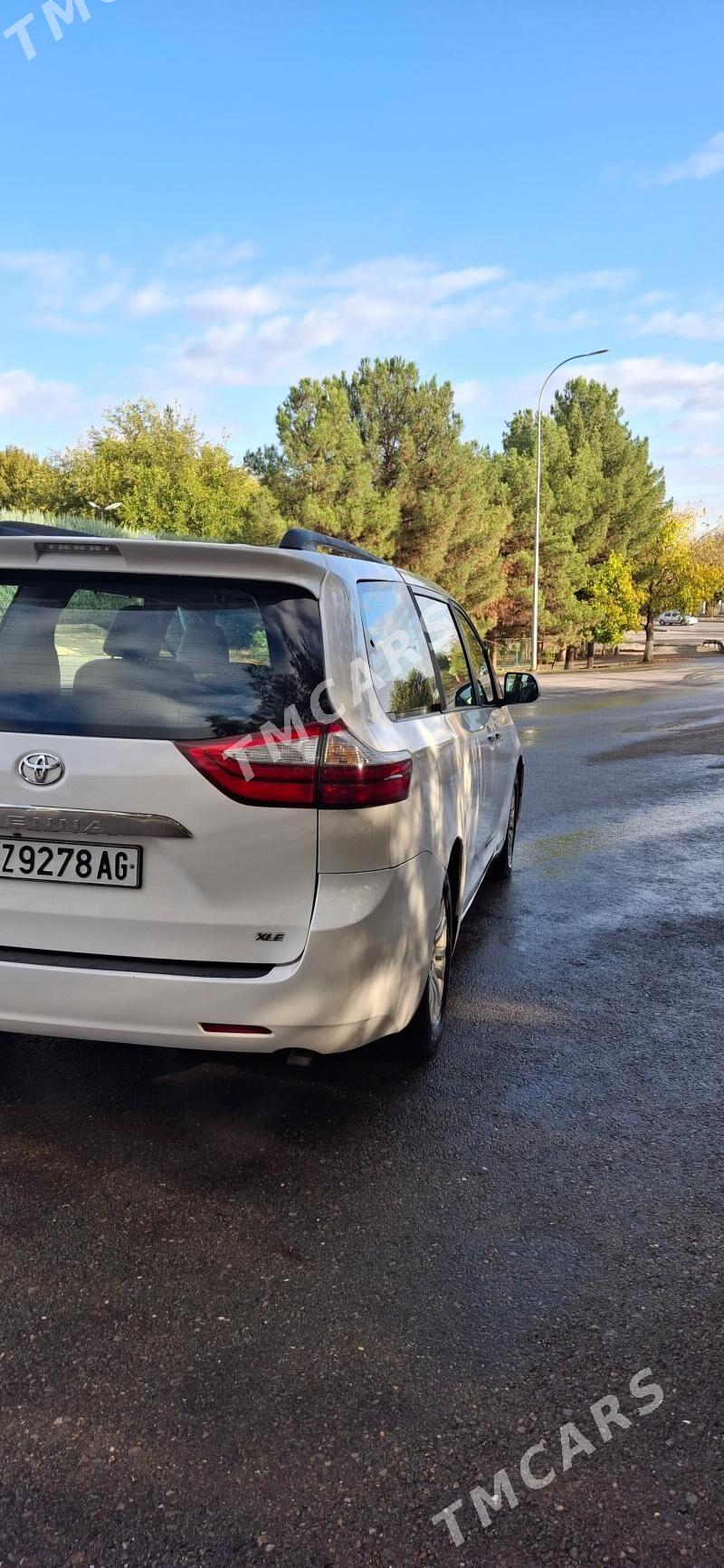 Toyota Sienna 2017 - 315 000 TMT - Багир - img 3