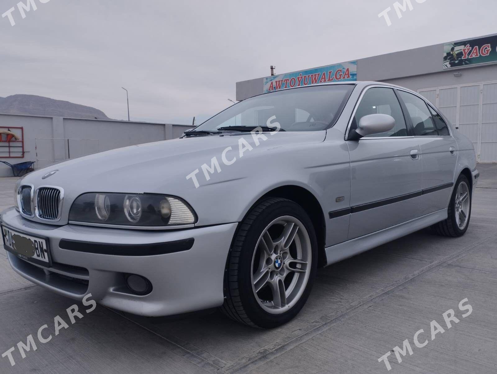 BMW E39 2003 - 135 000 TMT - Балканабат - img 2