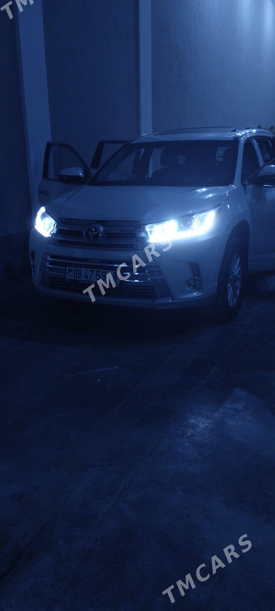 Toyota Highlander 2019 - 520 000 TMT - Туркменабат - img 4