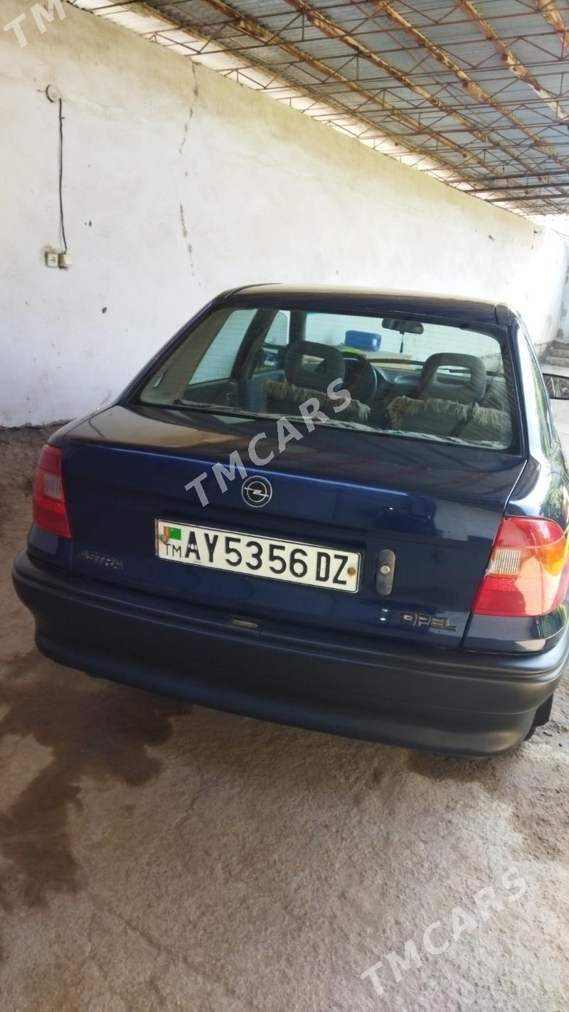 Opel Astra 1994 - 40 000 TMT - Gubadag - img 3