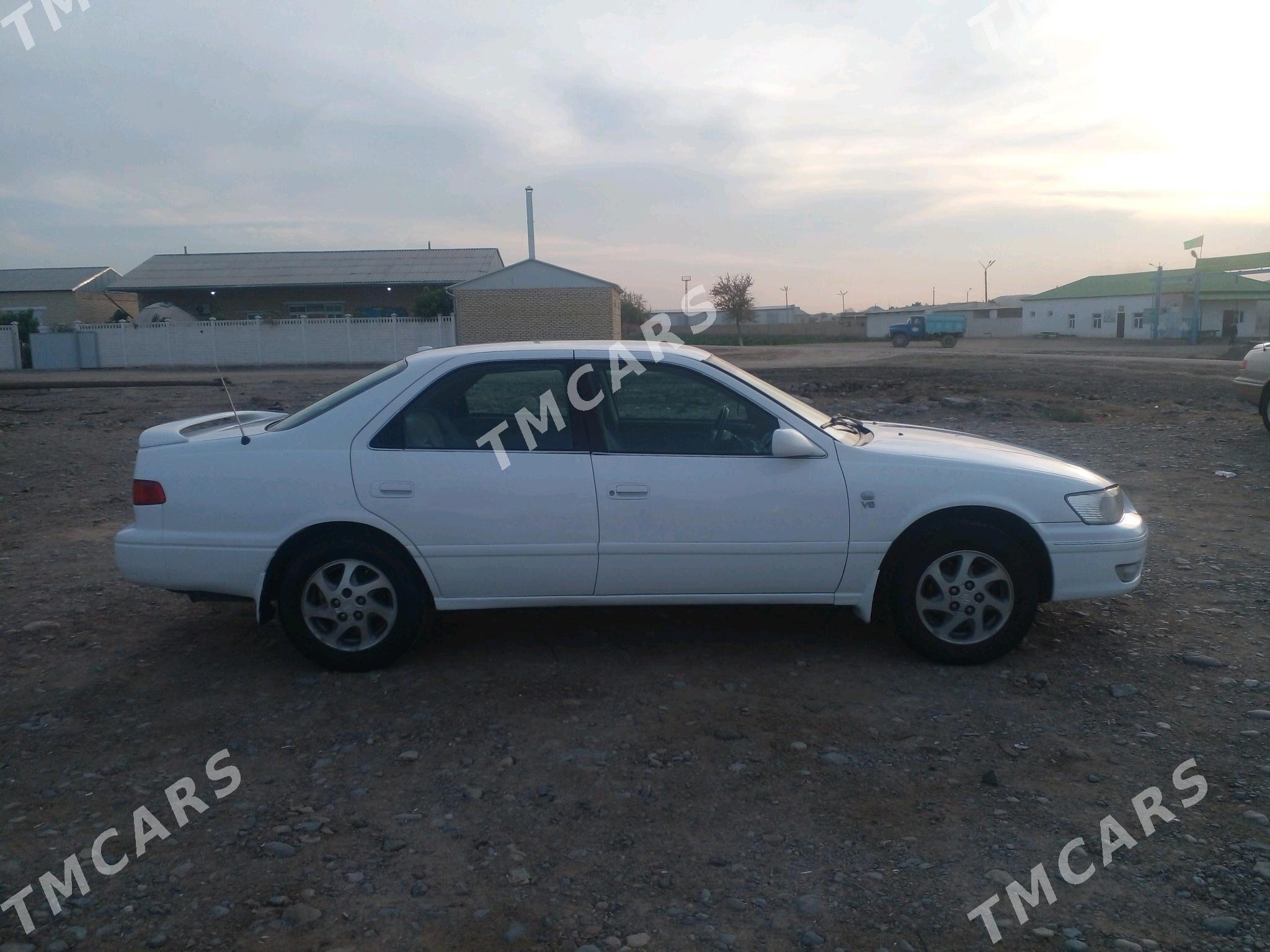 Toyota Camry 2000 - 103 000 TMT - Сакарчага - img 3