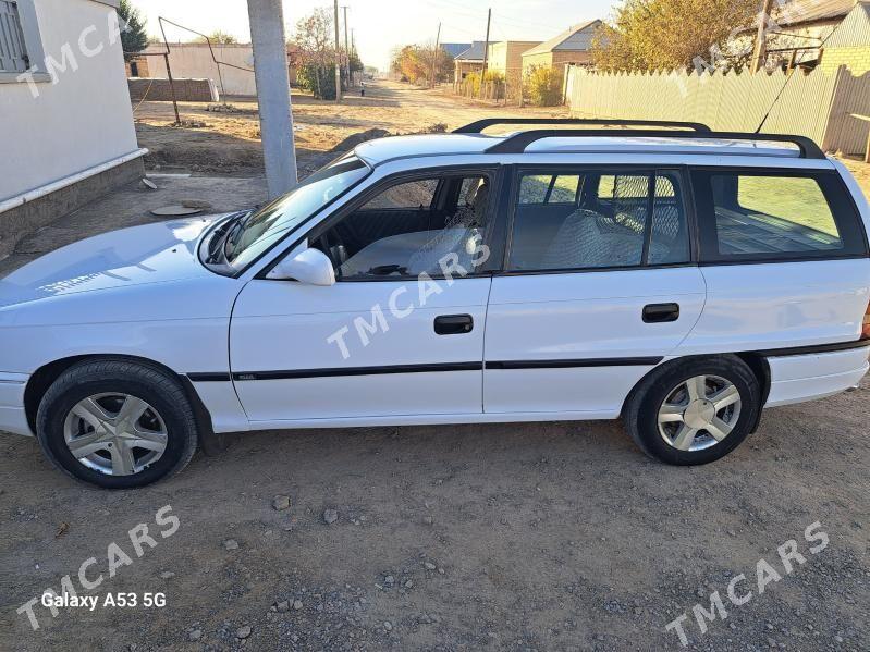 Opel Astra 1993 - 36 000 TMT - Sakarçäge - img 3