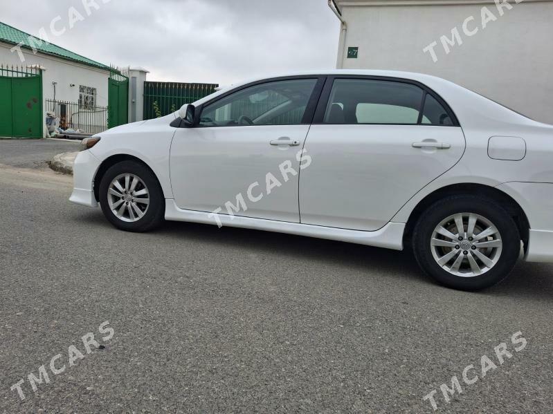 Toyota Corolla 2013 - 145 000 TMT - Тязе заман - img 4