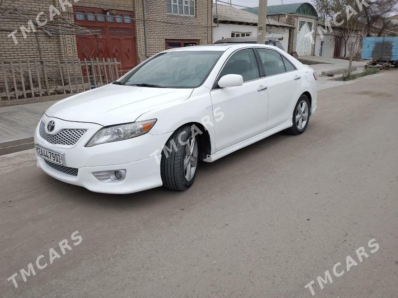 Toyota Camry 2010 - 208 000 TMT - Кёнеургенч - img 2