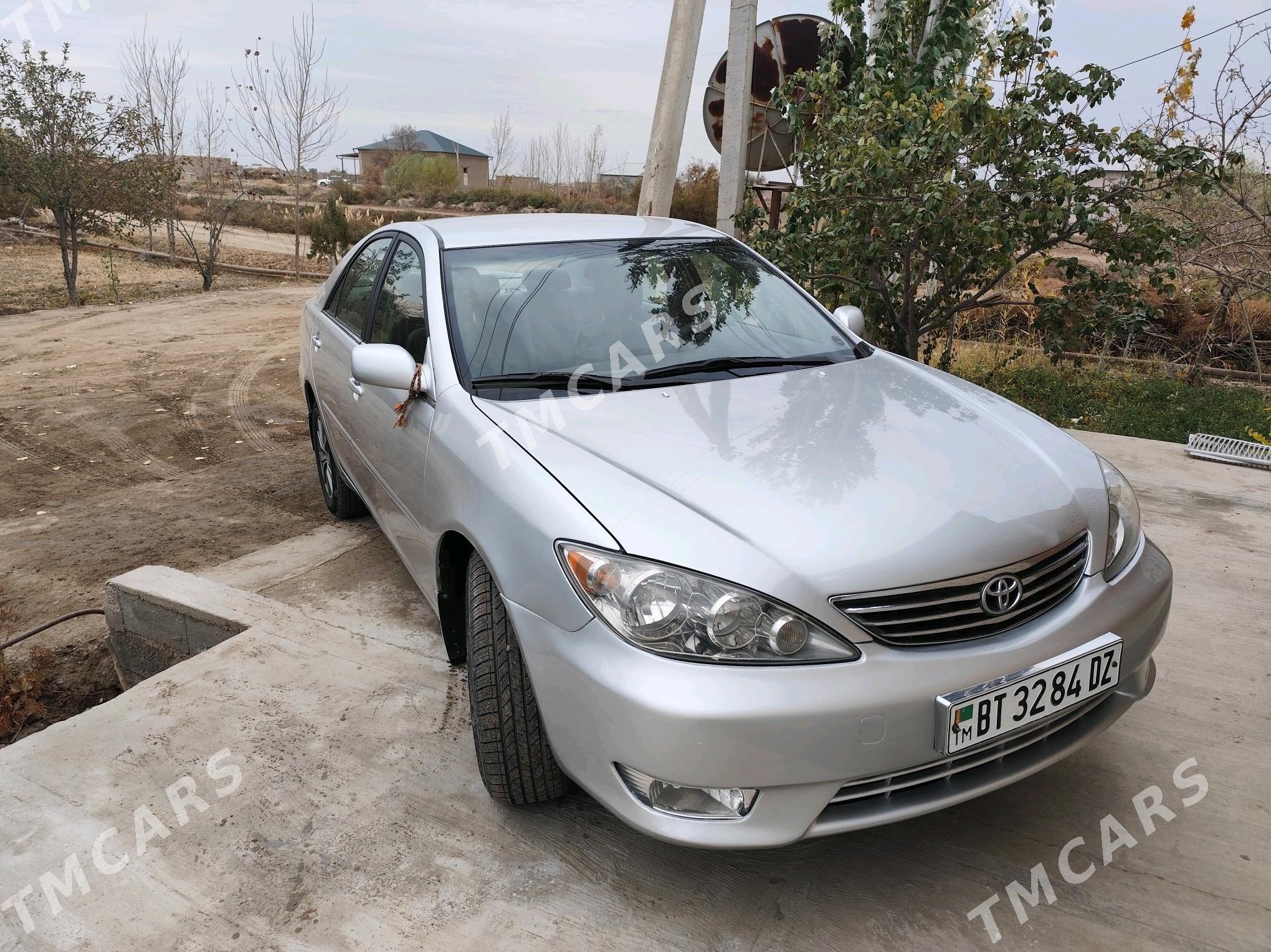 Toyota Camry 2004 - 155 000 TMT - Гурбансолтан Едже - img 2