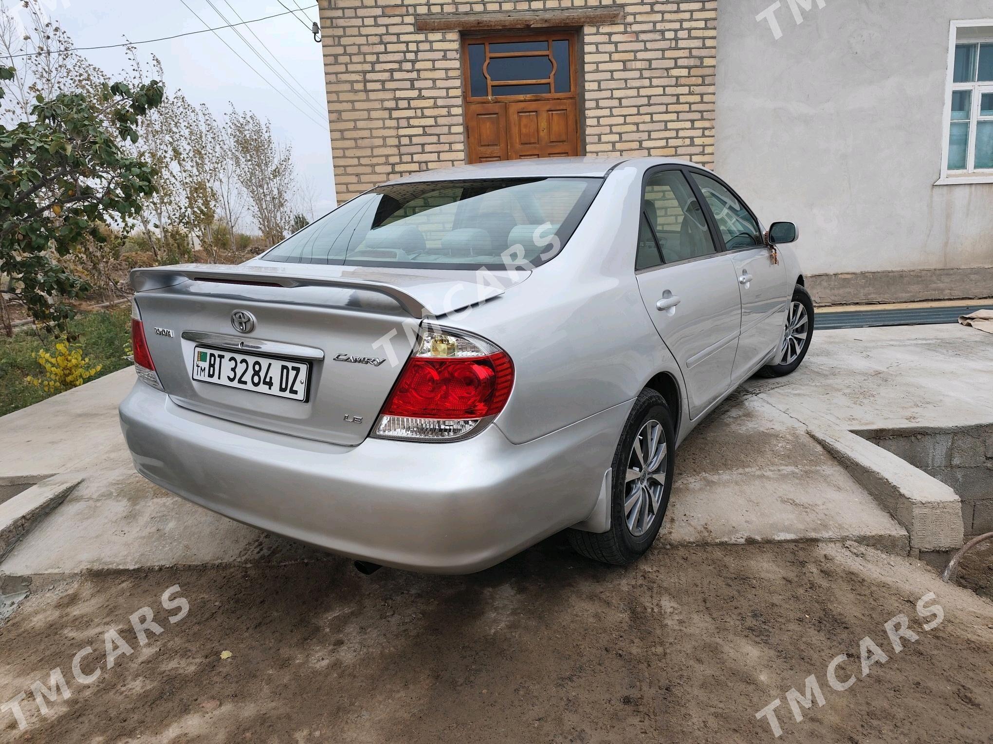 Toyota Camry 2004 - 155 000 TMT - Гурбансолтан Едже - img 4