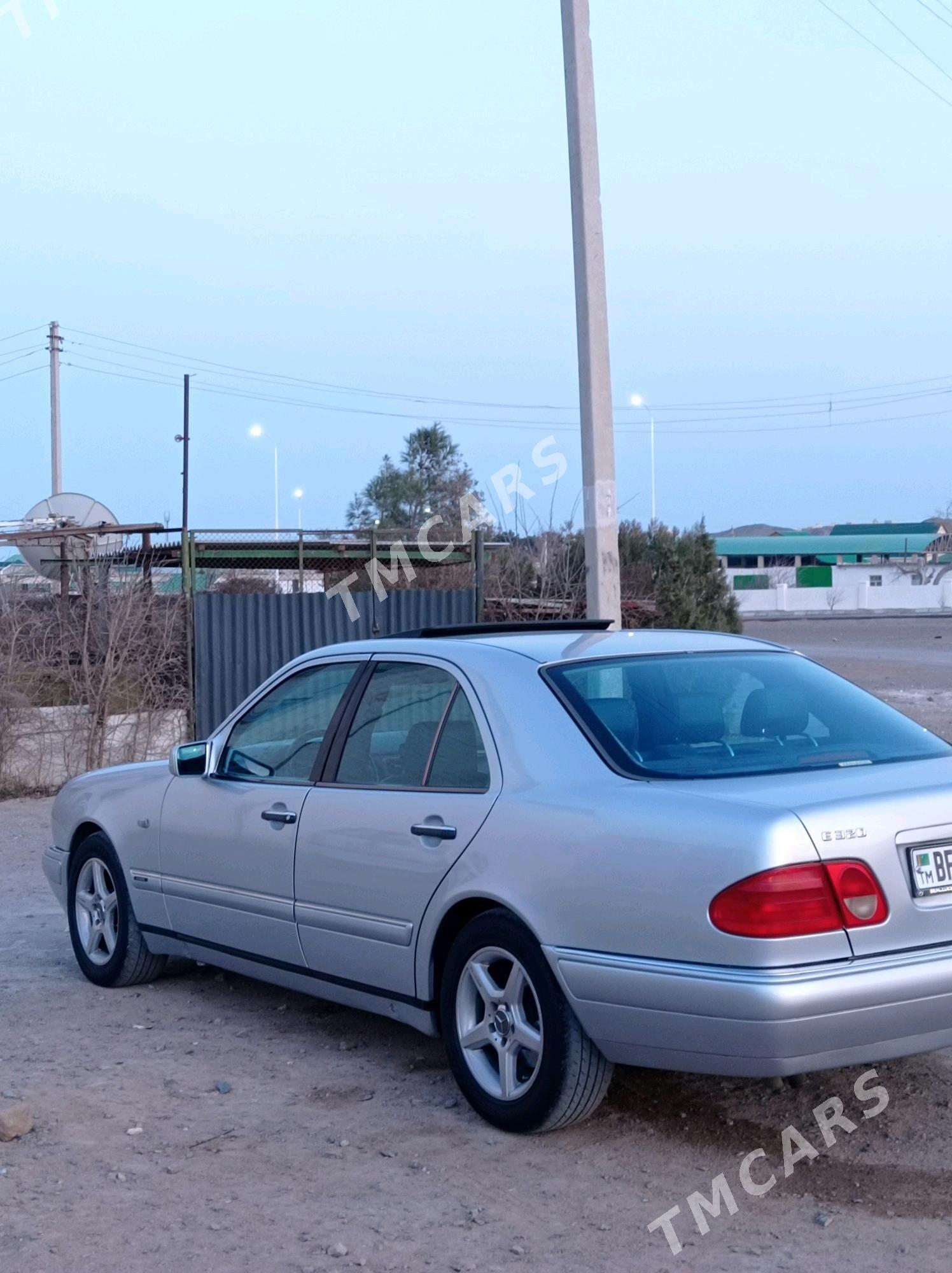 Mercedes-Benz E320 1999 - 120 000 TMT - Туркменбаши - img 3