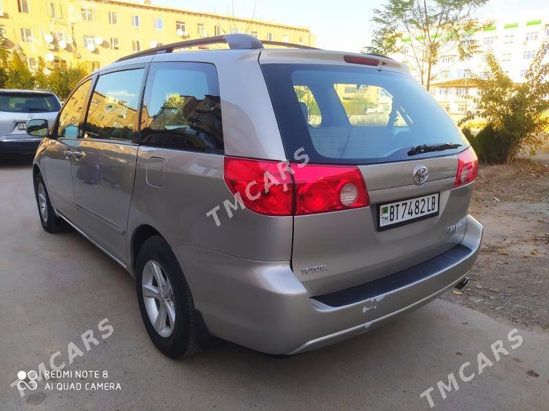 Toyota Sienna 2008 - 215 000 TMT - Туркменабат - img 4