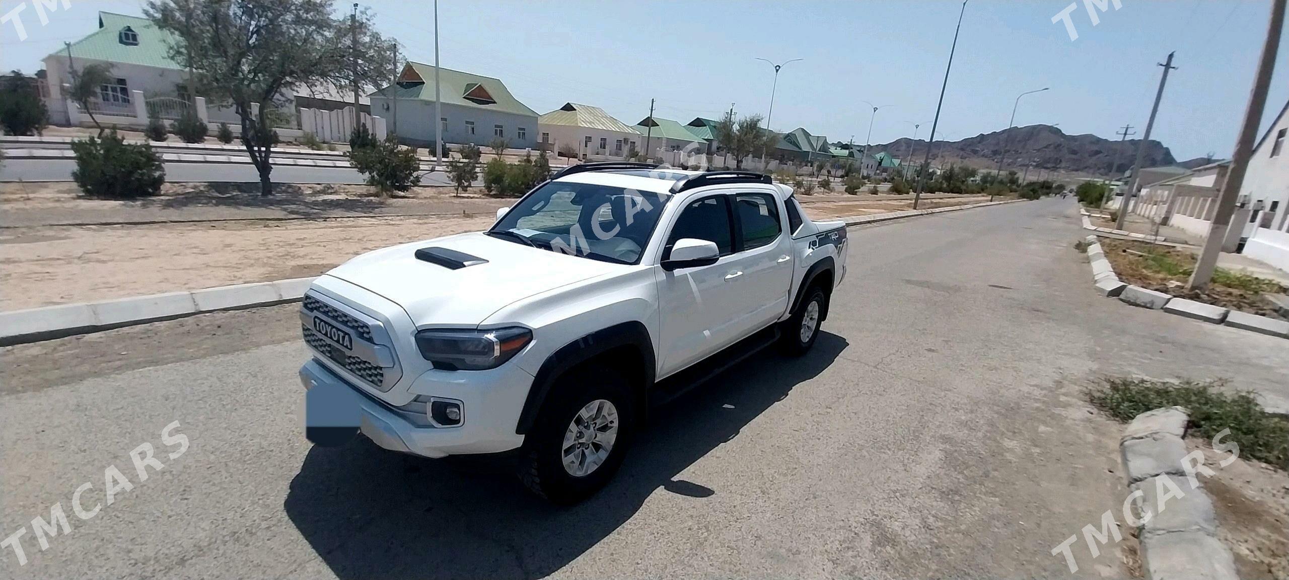 Toyota Tacoma 2022 - 425 000 TMT - Туркменбаши - img 3