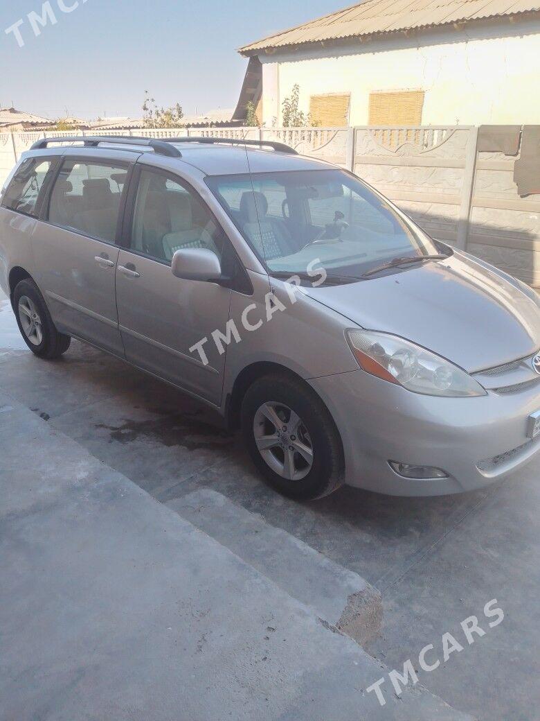 Toyota Sienna 2008 - 200 000 TMT - Mary - img 4