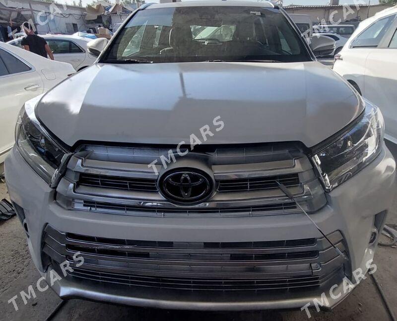 Toyota Highlander 2019 - 384 000 TMT - Мары - img 4