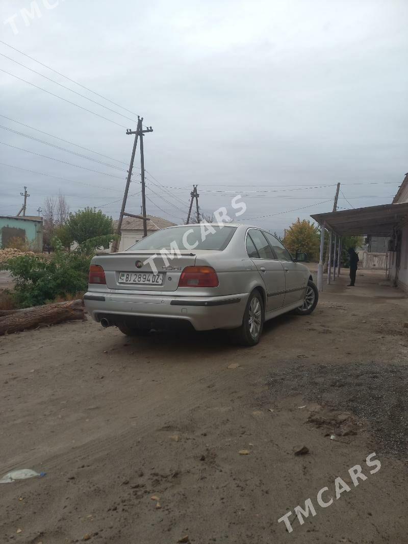 BMW E39 2003 - 85 000 TMT - Дашогуз - img 2