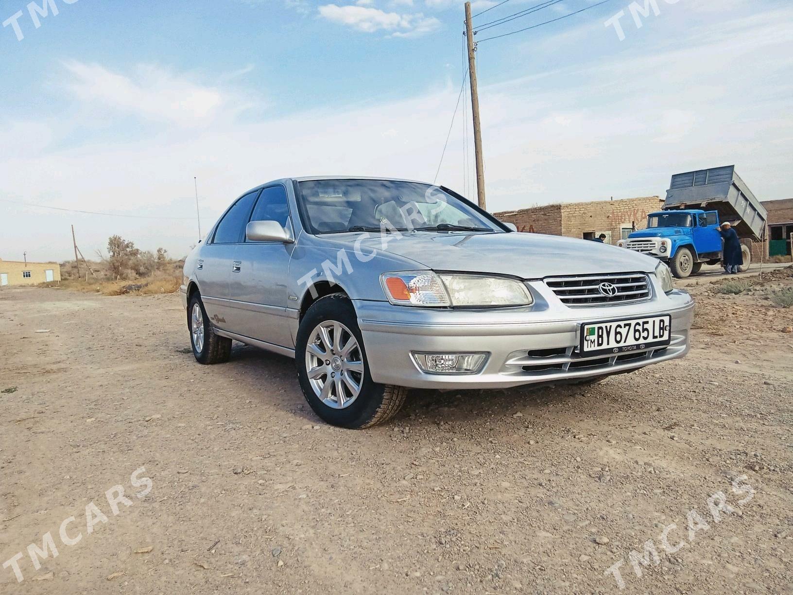 Toyota Camry 2000 - 110 000 TMT - Halaç - img 4