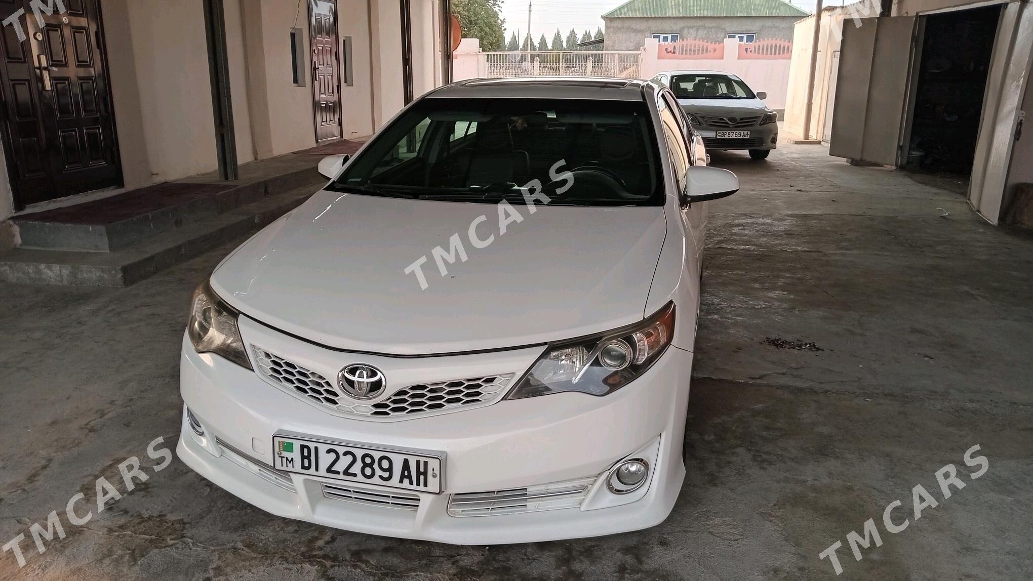 Toyota Camry 2012 - 230 000 TMT - Gökdepe - img 3