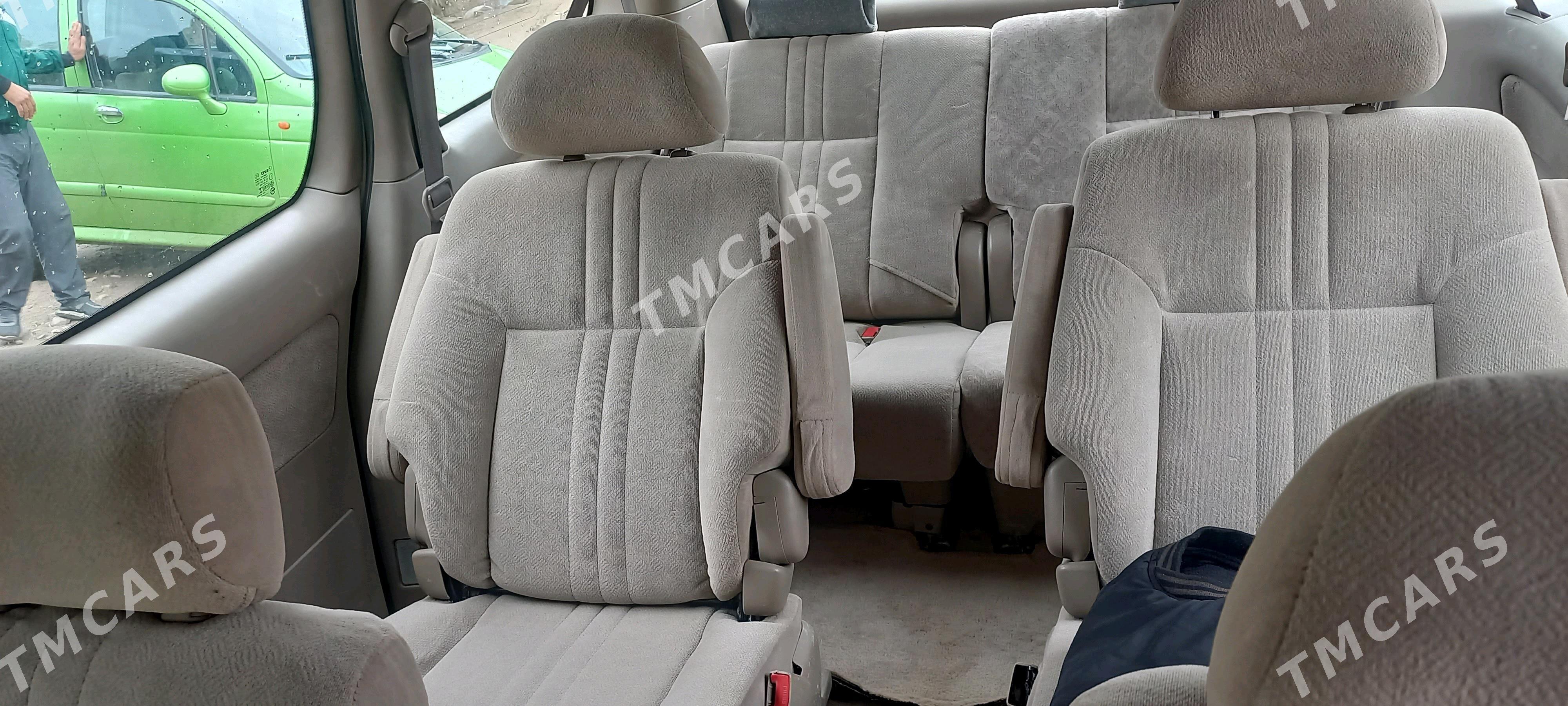 Toyota Sienna 2002 - 140 000 TMT - Гурбансолтан Едже - img 4