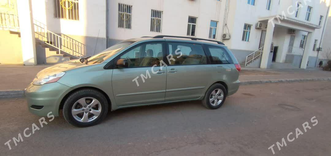 Toyota Sienna 2008 - 190 000 TMT - Гурбансолтан Едже - img 3