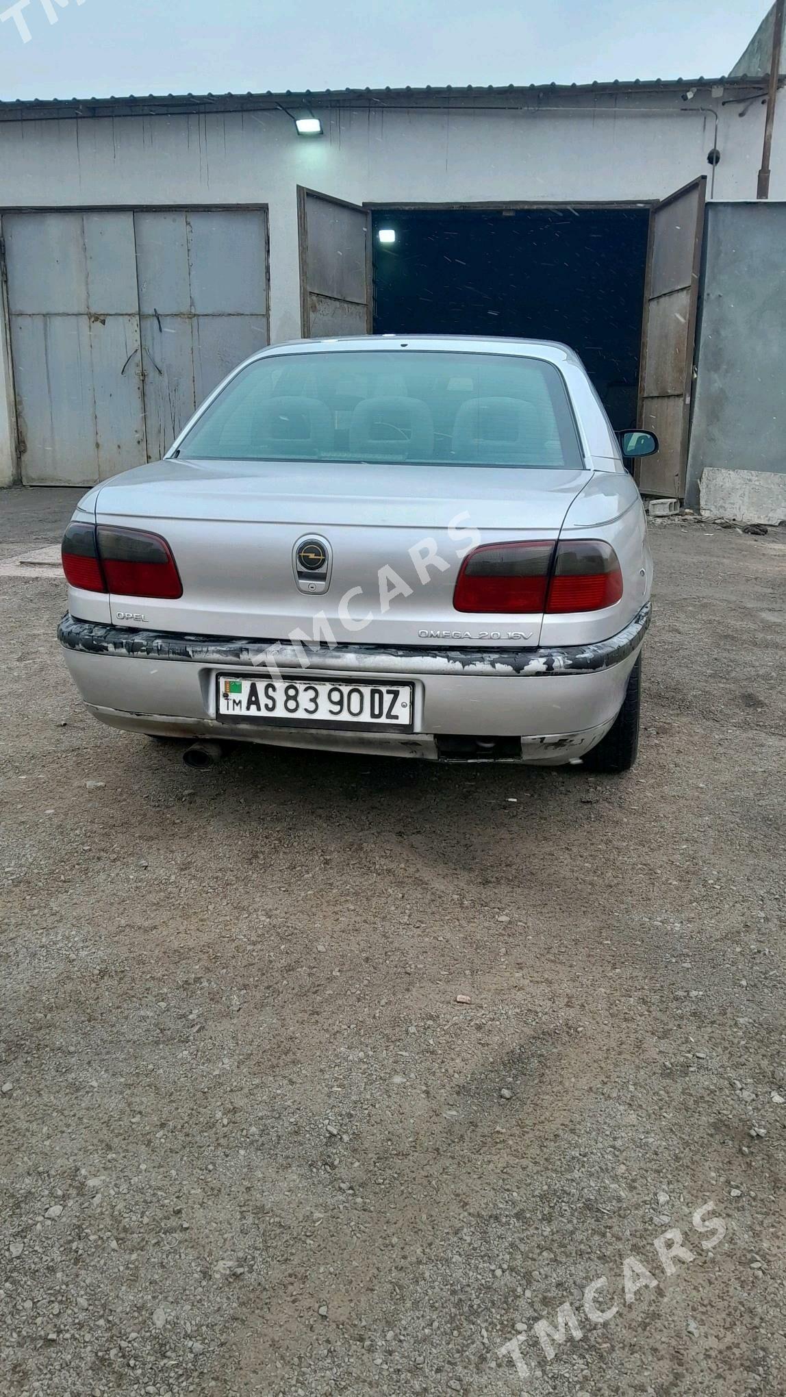 Opel Omega 1997 - 32 000 TMT - Дашогуз - img 4