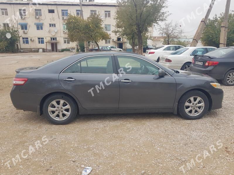 Toyota Camry 2010 - 160 000 TMT - Балканабат - img 3