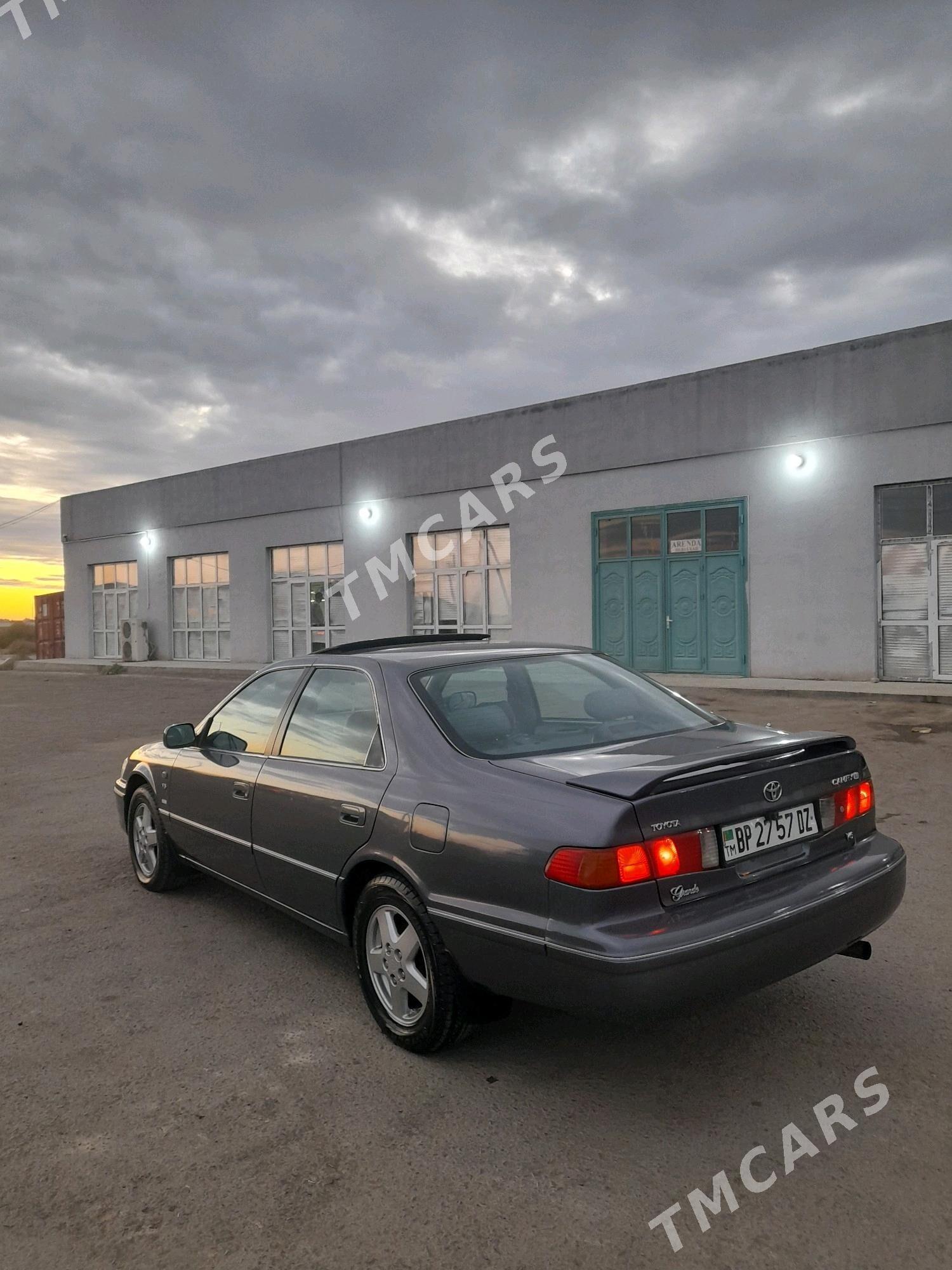 Toyota Camry 2000 - 160 000 TMT - Дашогуз - img 2