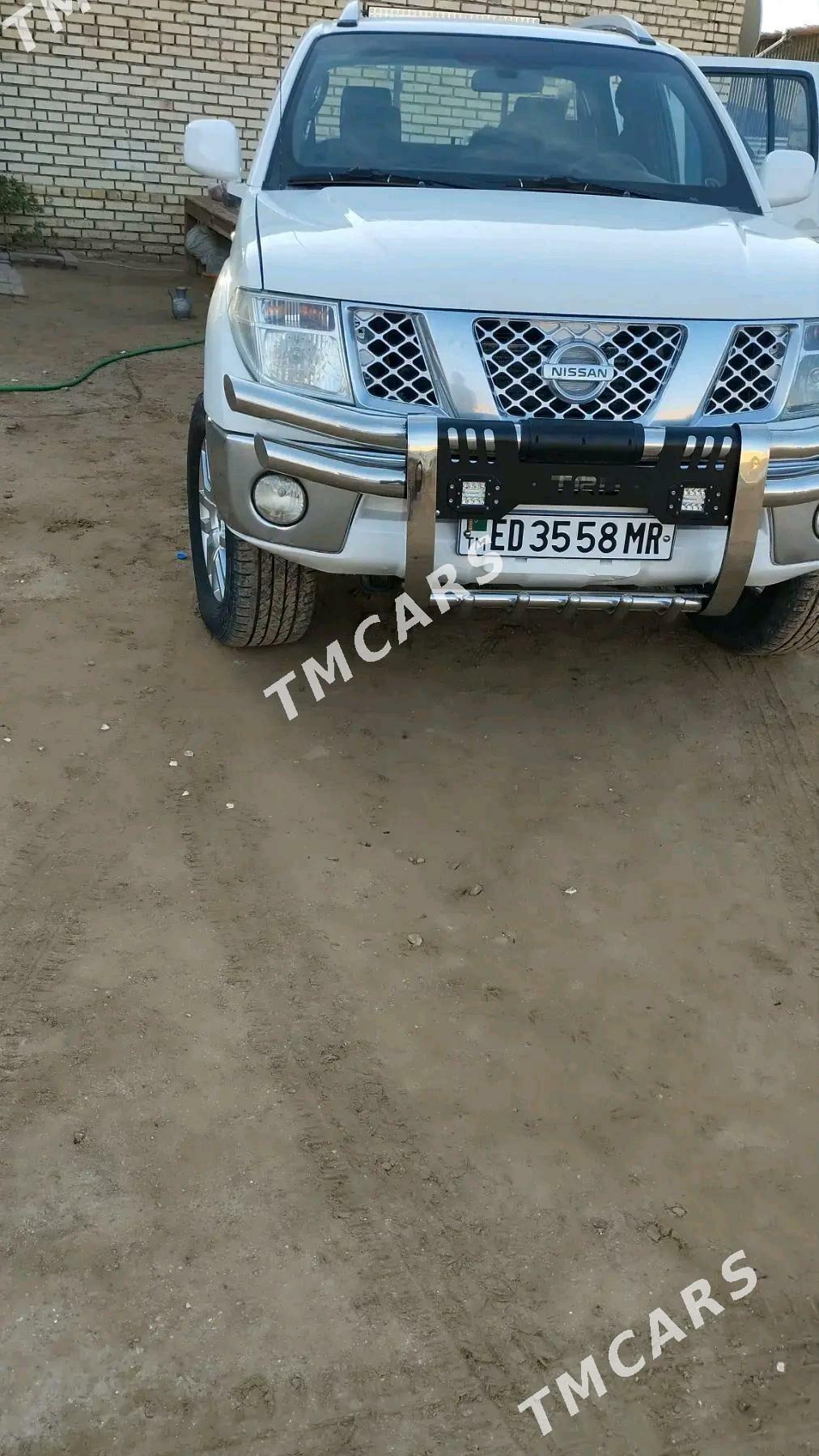 Nissan Navara 2012 - 180 000 TMT - Мары - img 3