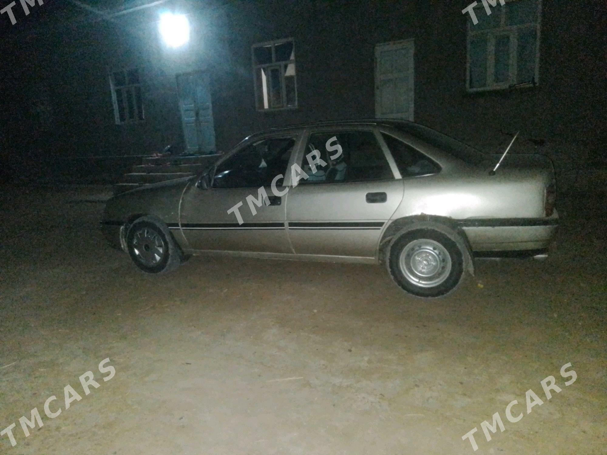 Opel Vectra 1990 - 22 000 TMT - Мургап - img 3