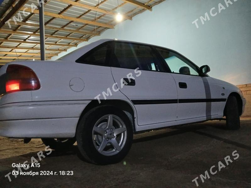 Opel Astra 1993 - 42 000 TMT - Türkmenbaşy etr. - img 4