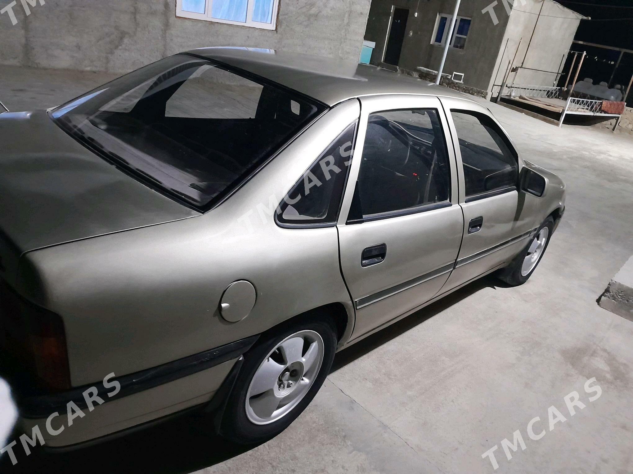 Opel Vectra 1992 - 27 000 TMT - Магданлы - img 4